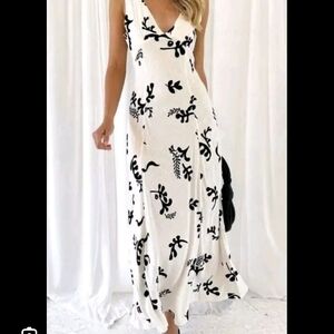 Elegant Black and White Floral Maxi Dress